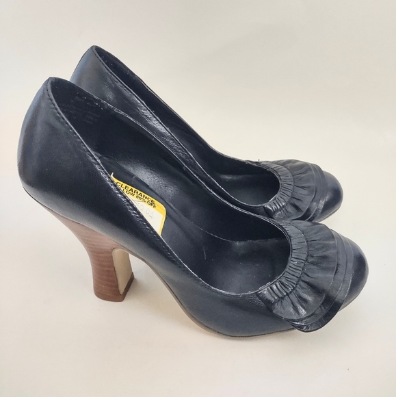 Steve Madden Women's Size 5.5 Heels P.Carrol Black Ruffle Toe Genuine Leather - Picture 5 of 10